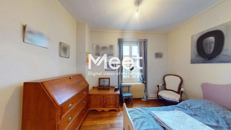 Propriété - 215 m² - 8 pièces