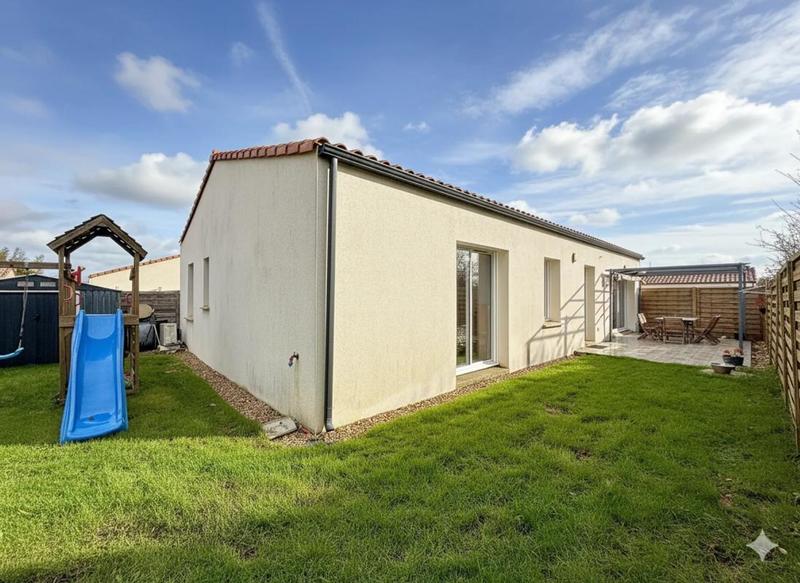 Maison - 104 m² - 5 pièces