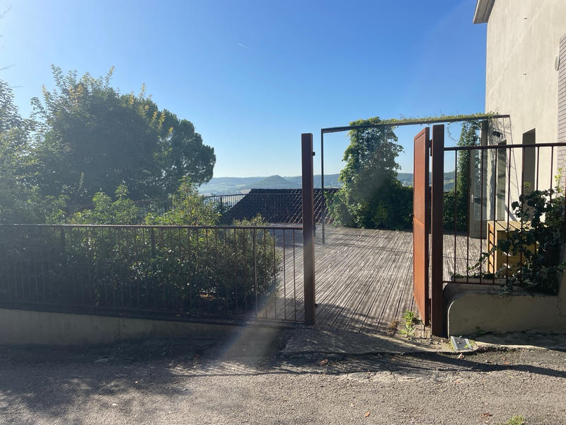 Maison - 330 m² - 13 pièces