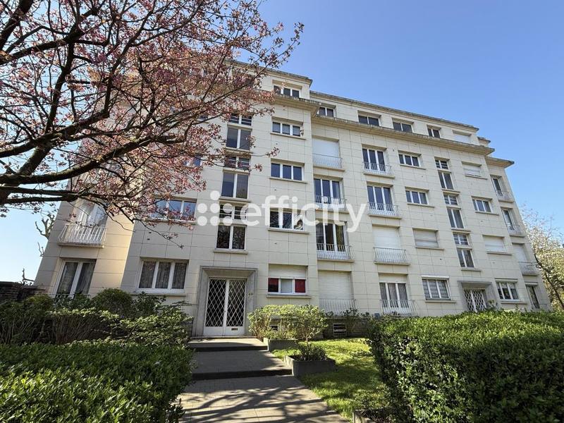 Appartement - 174 m² - 8 pièces