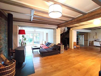 Maison - 275 m² - 8 pièces