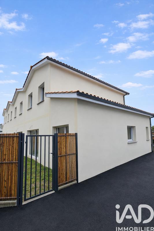 Maison - 95 m² - 5 pièces
