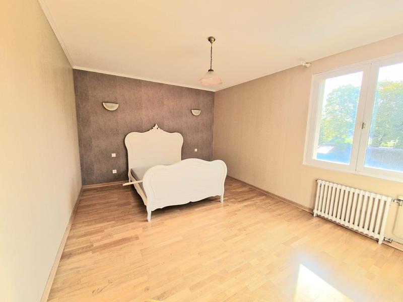 Maison - 224 m² - 7 pièces