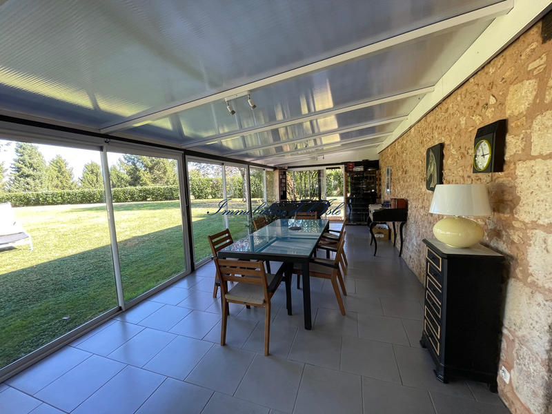 Maison - 400 m² - 10 pièces