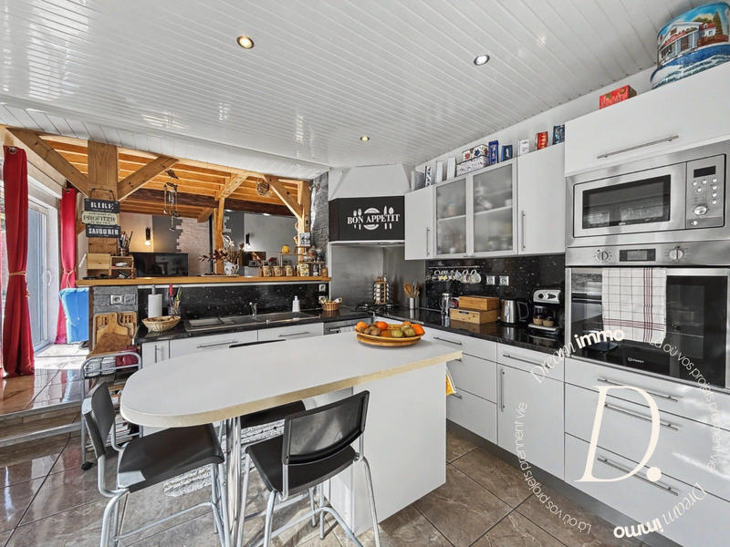 Maison - 291 m² - 10 pièces