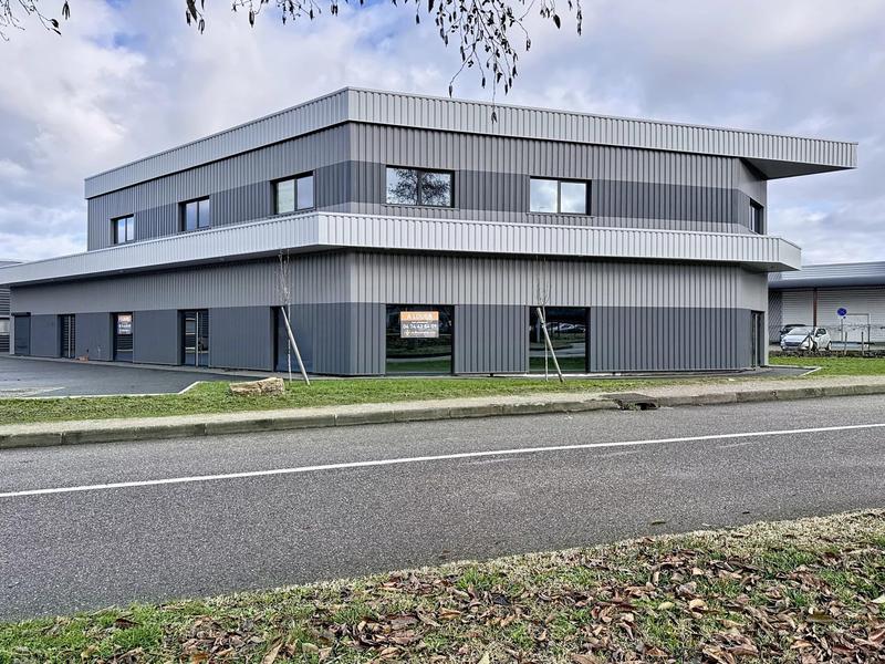 Bureau - 150 m² - 1 pièce