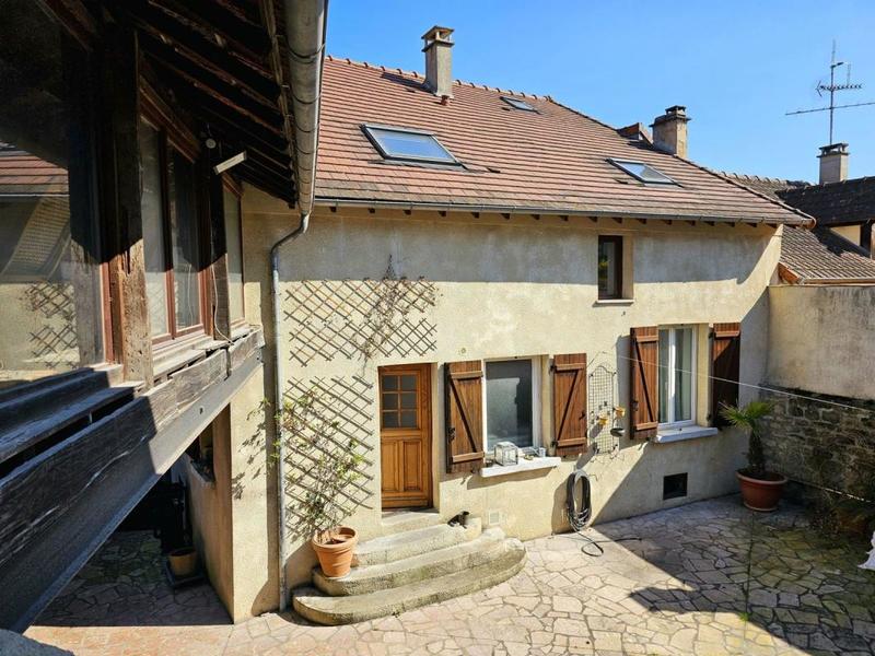 Maison - 278 m² - 11 pièces