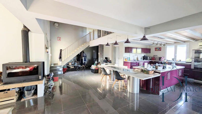 Maison - 276 m² - 7 pièces