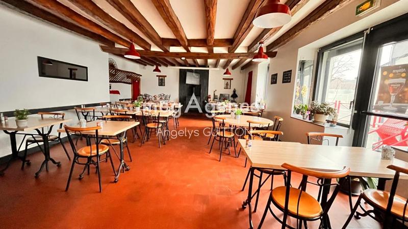 Maison - 210 m² - 6 pièces