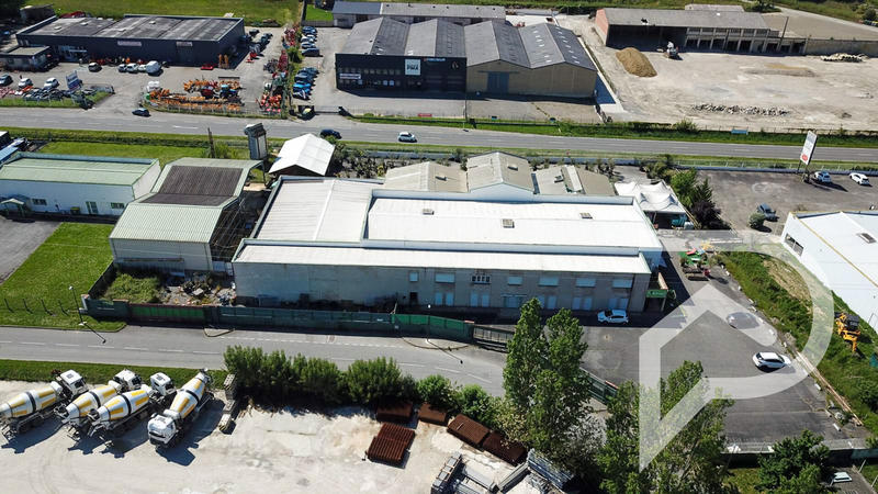 Local commercial - 2 600 m²