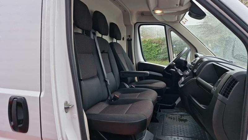 Peugeot Boxer Fourgon Tole 333 L1h1 Bluehdi 140 Ss Asphalt
