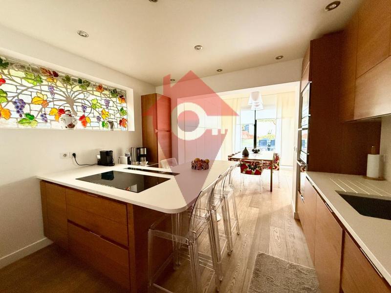 Maison d'architecte - 204 m² - 9 pièces