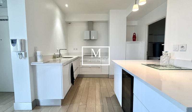 Appartement - 90 m² - 3 pièces