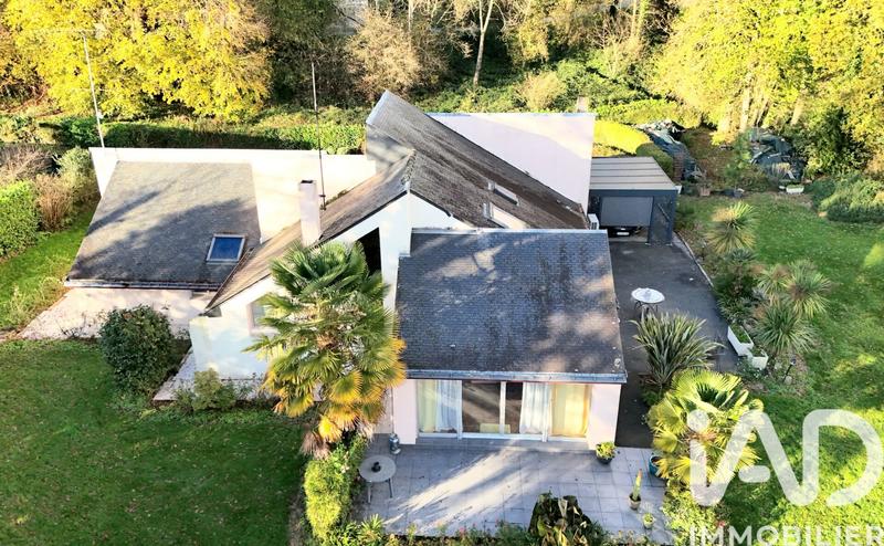 Maison - 200 m² - 9 pièces