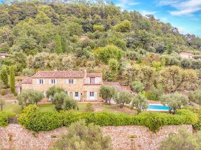 Maison - 240 m² - 7 pièces