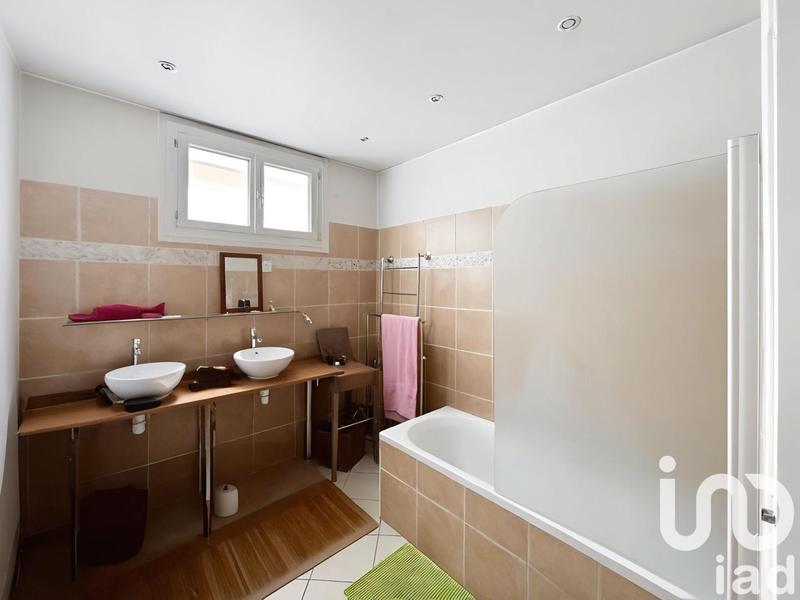 Maison - 166 m² - 6 pièces