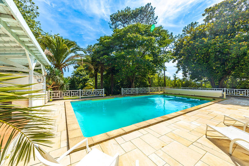 Villa - 255 m² - 6 pièces