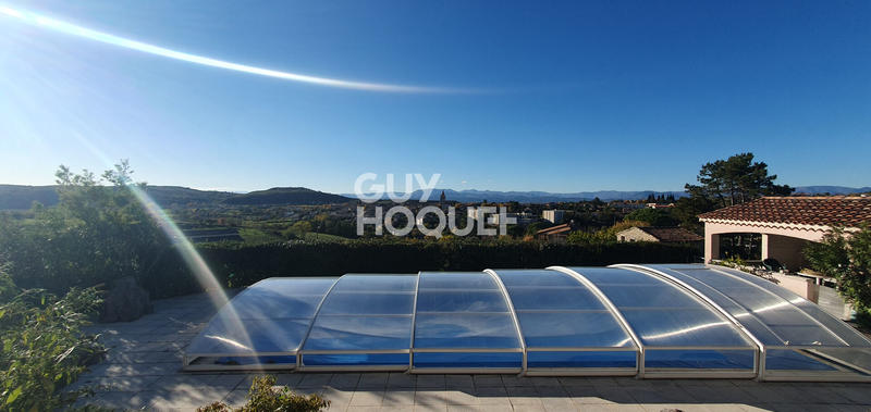 Maison - 220 m² - 7 pièces