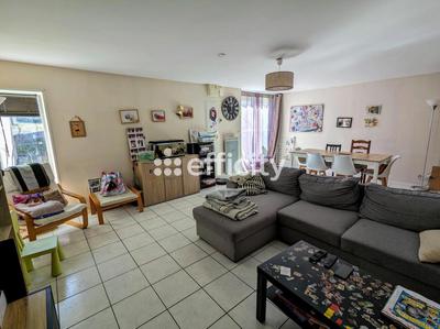 Immeuble - 304 m² - 12 pièces