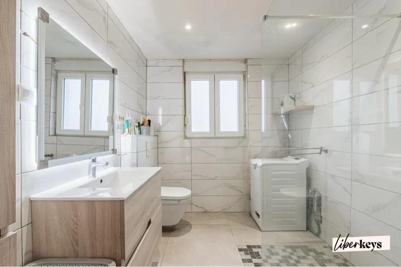 Appartement - 125 m² - 6 pièces