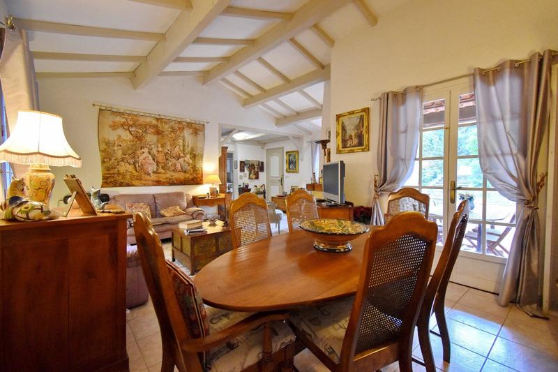 Maison - 195 m² - 7 pièces