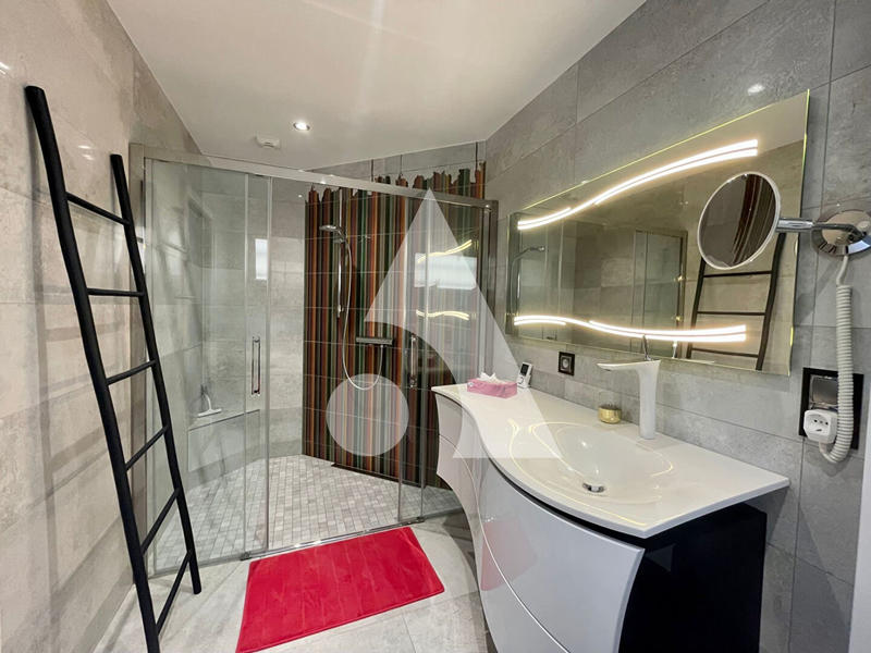 Maison - 188 m² - 5 pièces