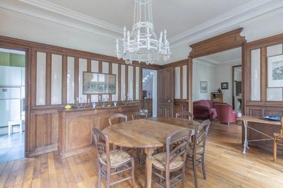 Maison - 273 m² - 9 pièces