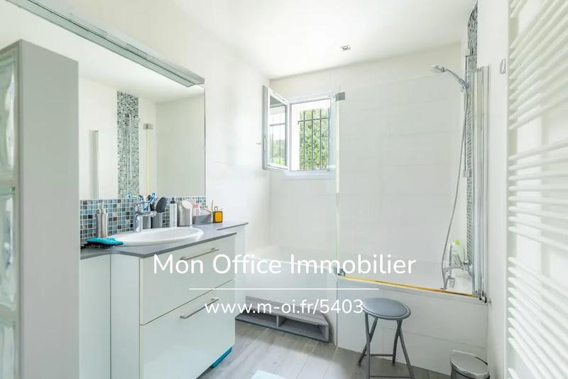 Maison - 185 m² - 8 pièces