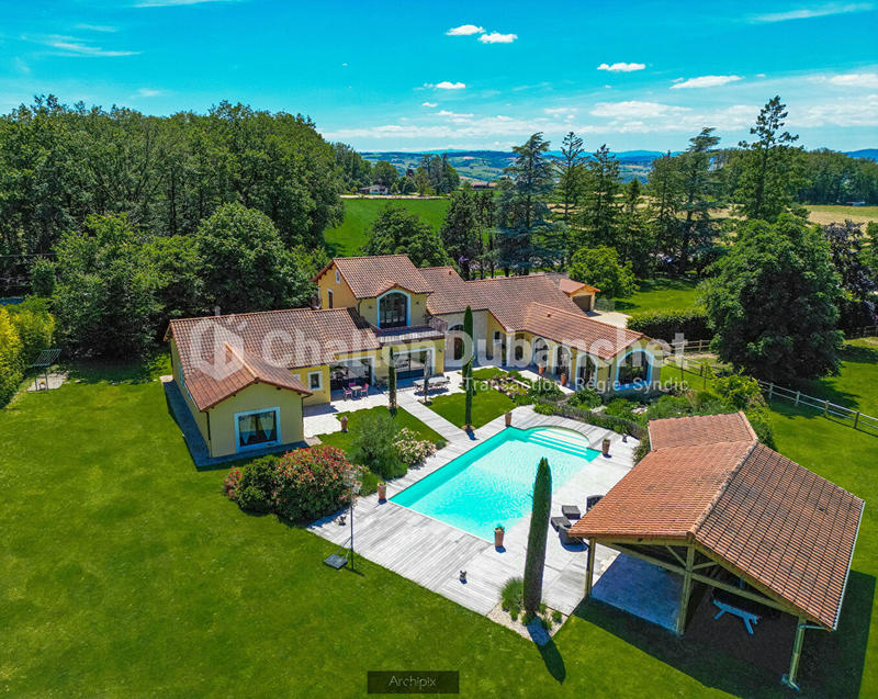 Demeure - 393 m² - 13 pièces