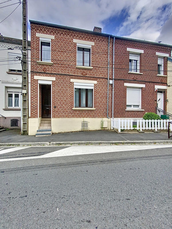 Maison - 93 m² - 6 pièces