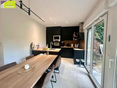 Maison traditionnelle - 125 m² - 5 pièces