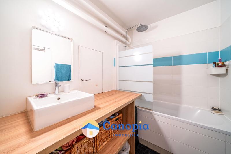 Appartement - 70 m² - 3 pièces