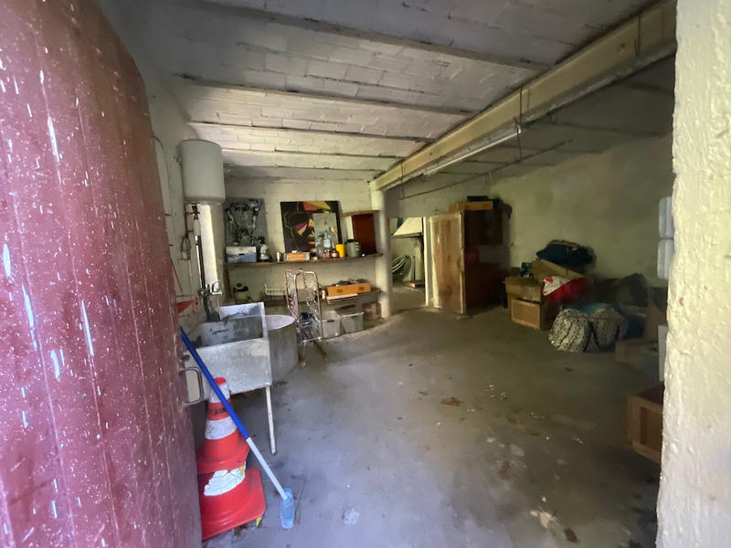 Propriété - 380 m² - 32 pièces
