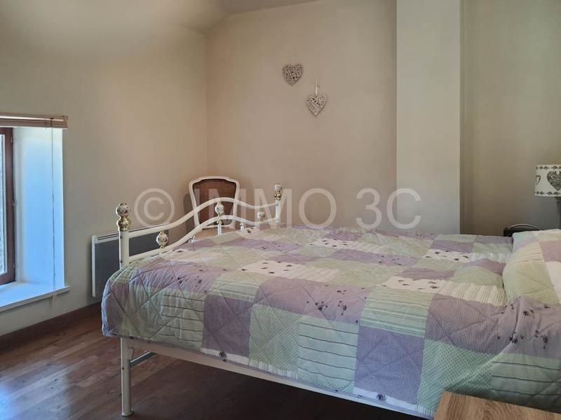 Maison en pierre - 100 m² - 5 pièces