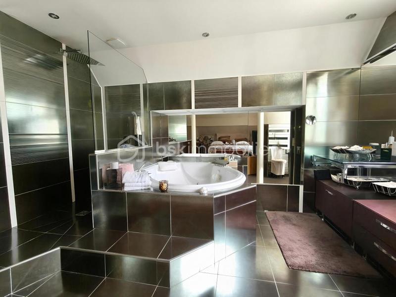 Maison - 154 m² - 8 pièces