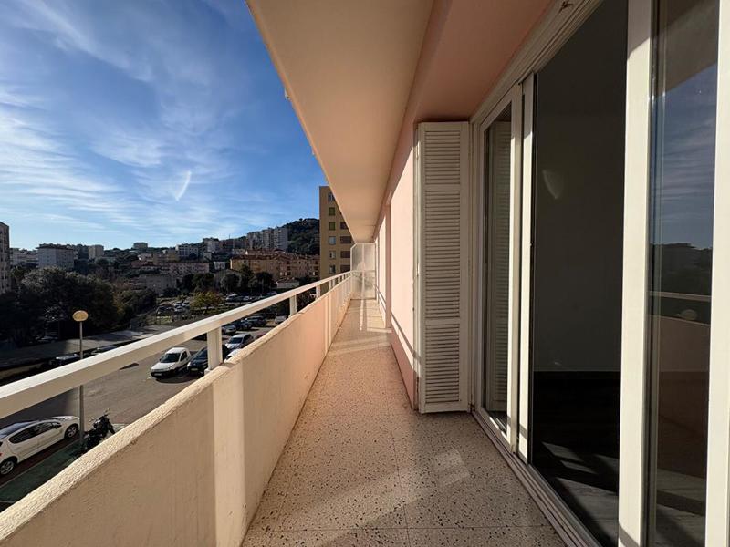 Appartement - 84 m² - 4 pièces