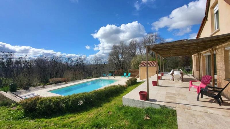 Maison - 177 m² - 7 pièces