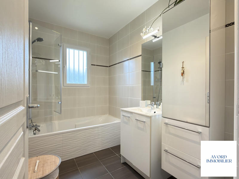 Maison - 107 m² - 5 pièces