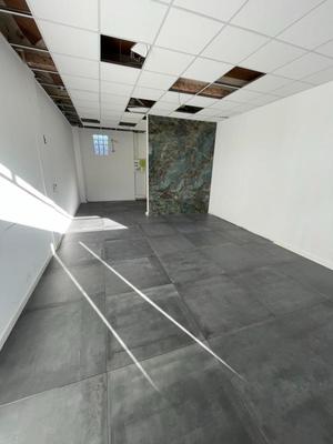 Local commercial - 81 m² - 3 pièces