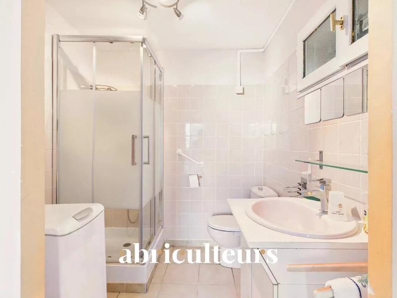 Maison - 232 m² - 8 pièces