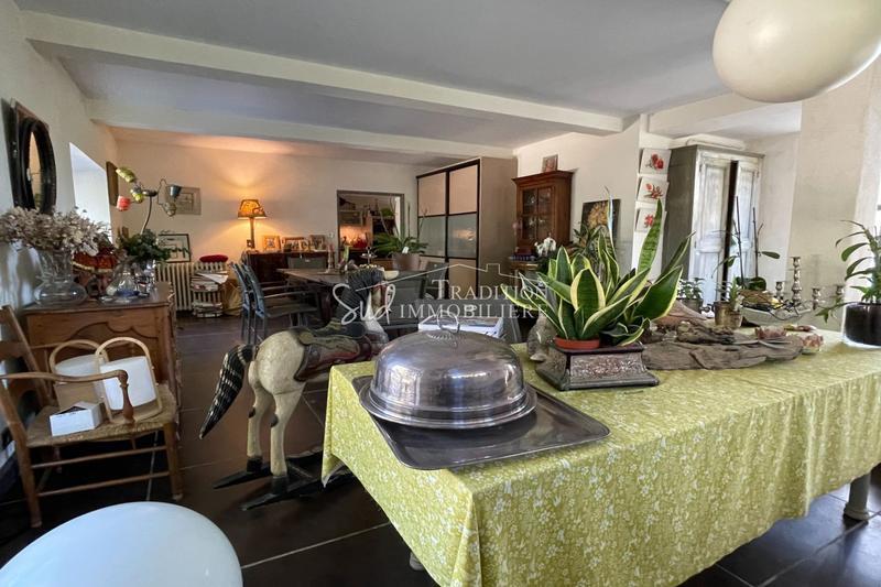 Maison - 270 m² - 6 pièces