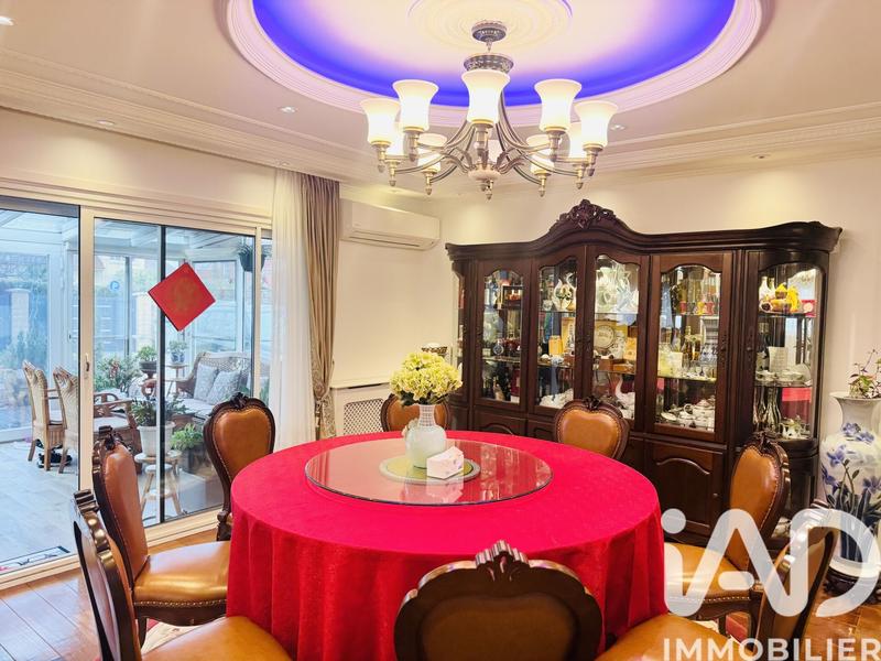 Maison - 206 m² - 9 pièces