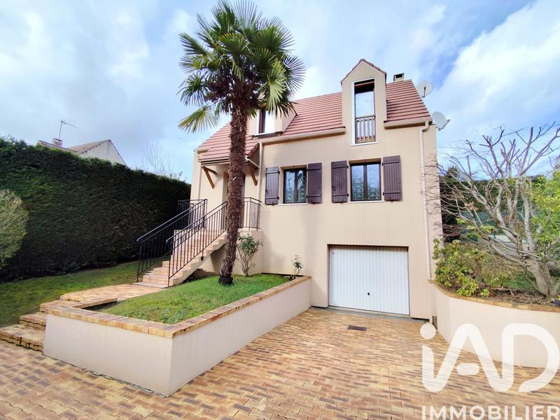 Maison - 94 m² - 5 pièces