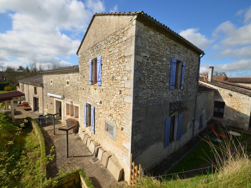 Longère - 385 m² - 14 pièces