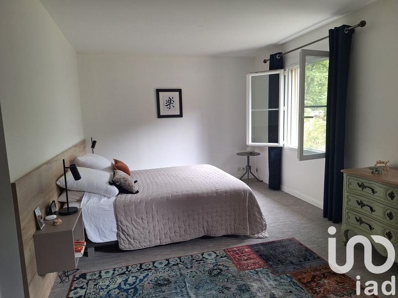 Maison - 250 m² - 8 pièces