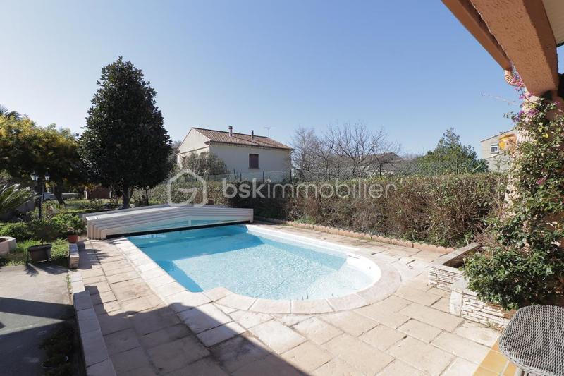 Villa - 182 m² - 6 pièces