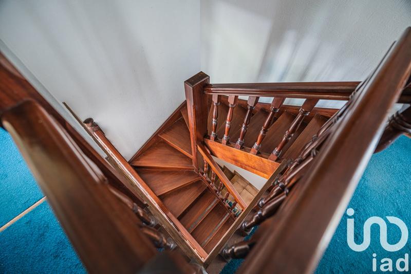 Maison - 205 m² - 5 pièces