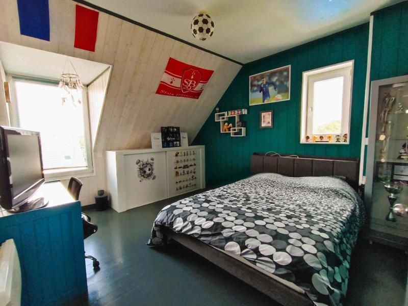 Maison - 182 m² - 7 pièces