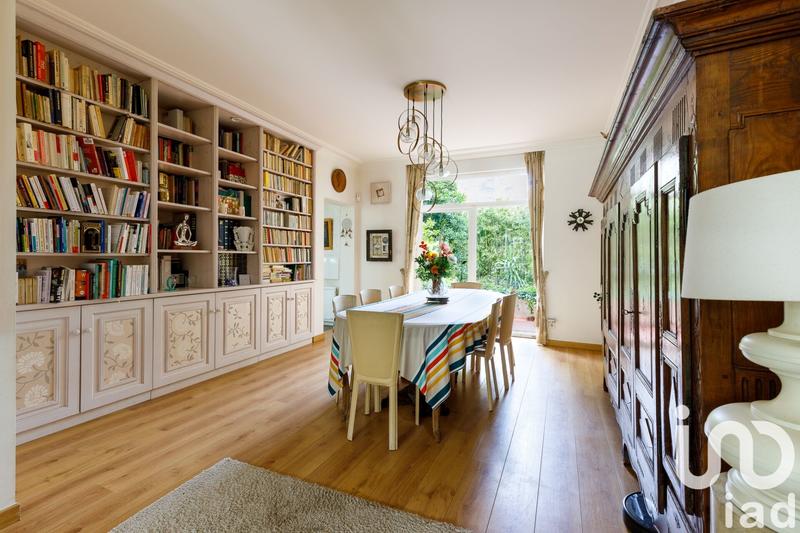 Maison - 280 m² - 9 pièces