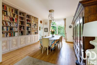 Maison - 280 m² - 9 pièces